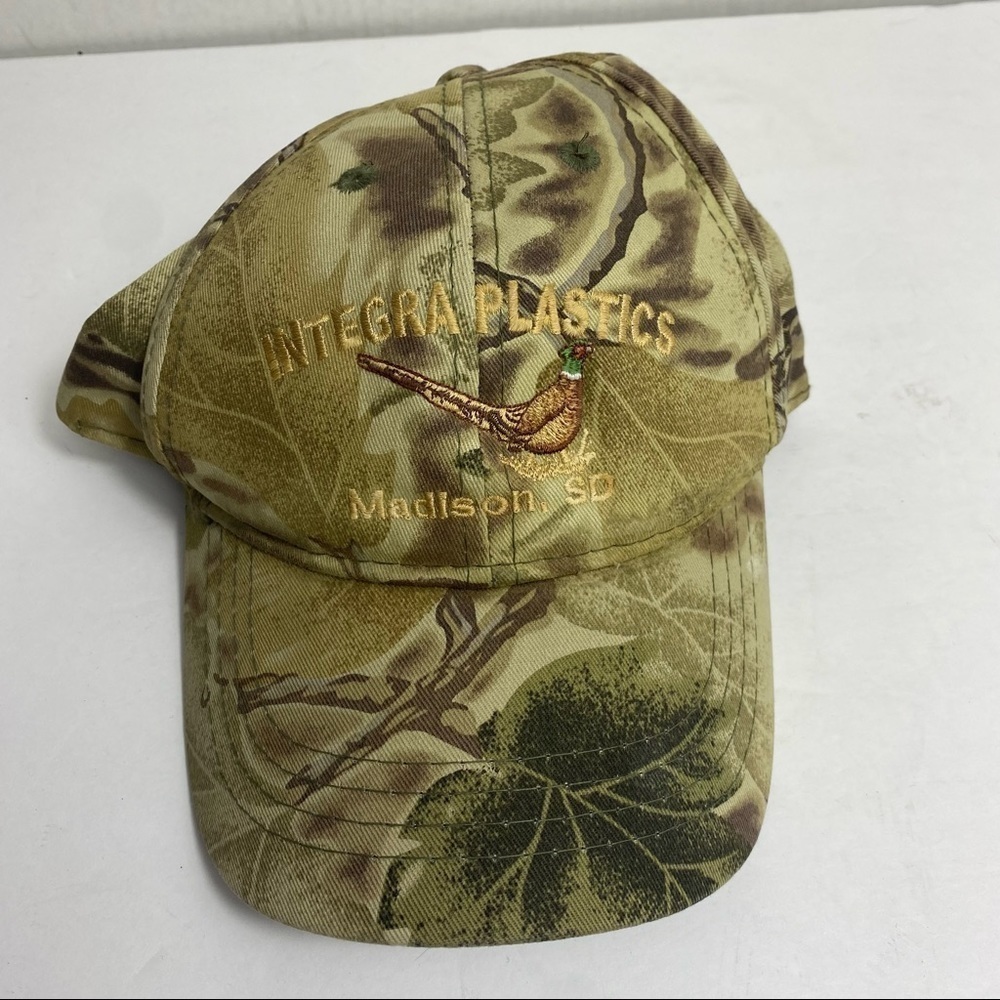 Headliner Camo Adjustable Cap. Size: OS
